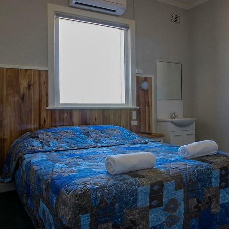 Criterion Hotel Gundagai Kültér fotó