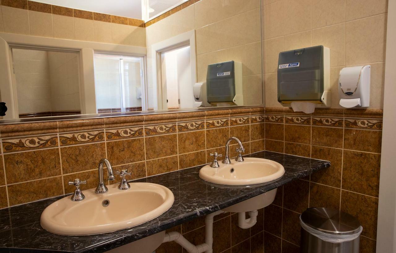 Criterion Hotel Gundagai Kültér fotó