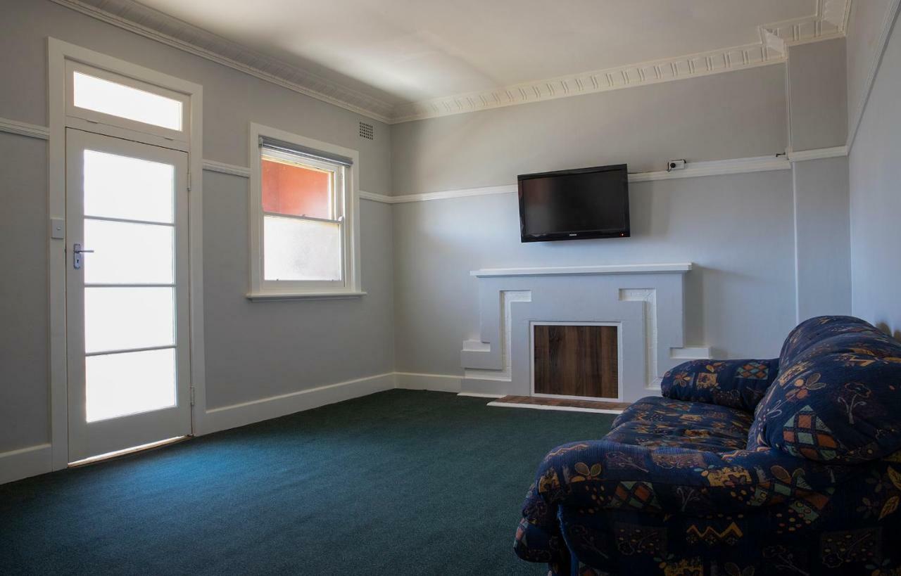 Criterion Hotel Gundagai Kültér fotó